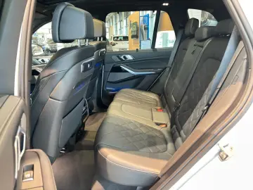 BMW X5 xDrive40d M Sportpaket Innovationsp. AHK RFT