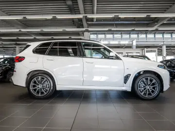 BMW X5 xDrive30d M Sport HUD 360 KAM RFK NAVI LED