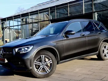 MERCEDES-BENZ GLC 300 e 4Matic AMG PANO MEMORY KAMER…