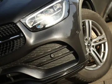 MERCEDES-BENZ GLC 300 e 4Matic AMG PANO MEMORY KAMER…