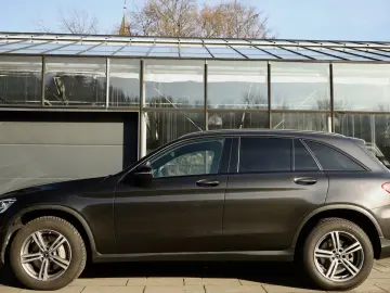 MERCEDES-BENZ GLC 300 e 4Matic AMG PANO MEMORY KAMER…