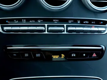MERCEDES-BENZ GLC 300 e 4Matic AMG PANO MEMORY KAMER…