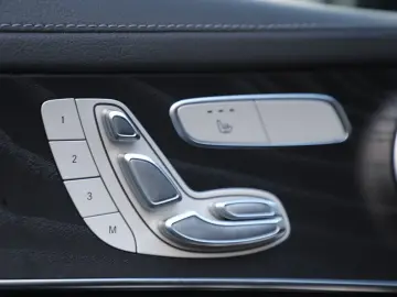 MERCEDES-BENZ GLC 300 e 4Matic AMG PANO MEMORY KAMER…