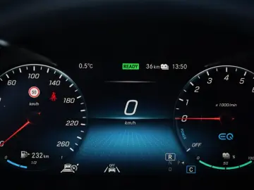 MERCEDES-BENZ GLC 300 e 4Matic AMG PANO MEMORY KAMER…