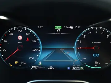 MERCEDES-BENZ GLC 300 e 4Matic AMG PANO MEMORY KAMER…
