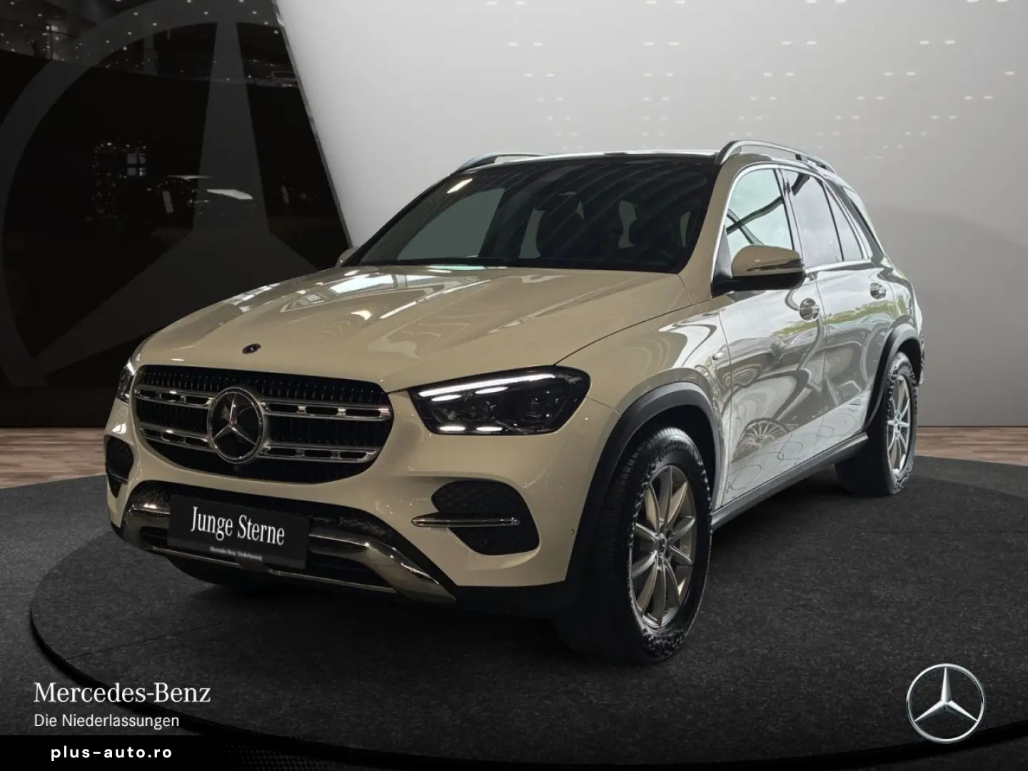 MERCEDES-BENZ GLE 350 de 4M Advanced Pano AHK Burmester 360