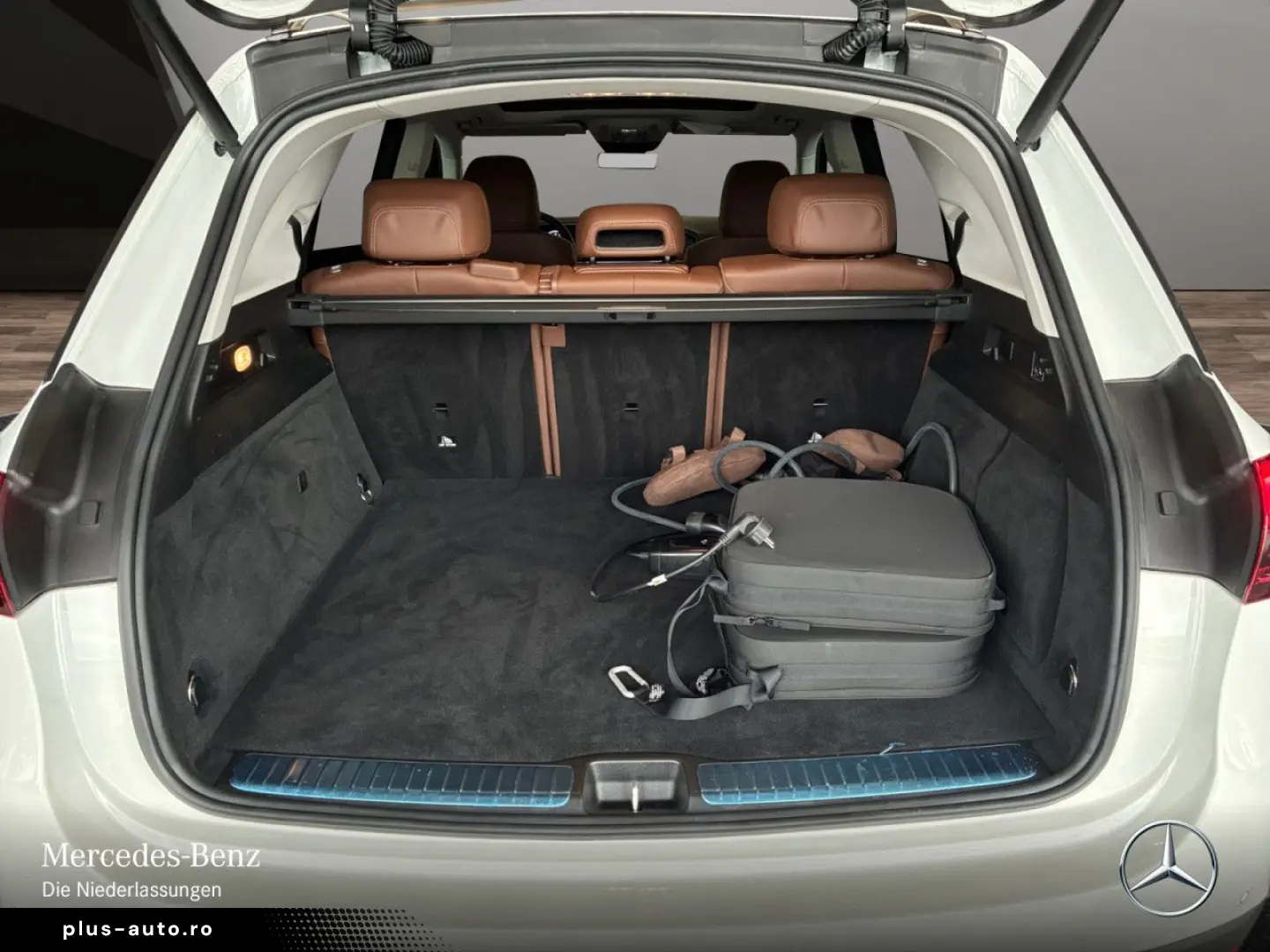 MERCEDES-BENZ GLE 350 de 4M Advanced Pano AHK Burmester 360