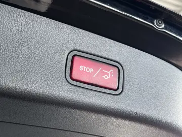 MERCEDES-BENZ GLC 200 4Matic ACC LED SHZ PDC AHK R.Cam Navi