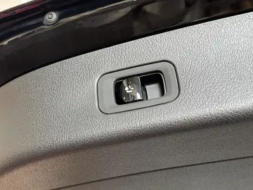 MERCEDES-BENZ GLC 200 4Matic ACC LED SHZ PDC AHK R.Cam Navi