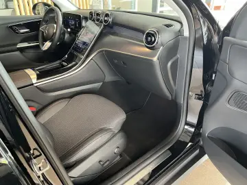 MERCEDES-BENZ GLC 200 4Matic ACC LED SHZ PDC AHK R.Cam Navi