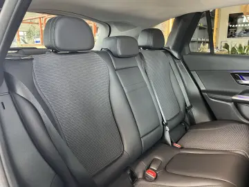 MERCEDES-BENZ GLC 200 4Matic ACC LED SHZ PDC AHK R.Cam Navi