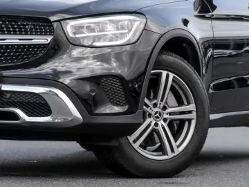 MERCEDES-BENZ GLC 300 d 4M Coupé EXCLUSIVE PANO DISTR 360