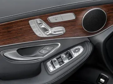 MERCEDES-BENZ GLC 300 d 4M Coupé EXCLUSIVE PANO DISTR 360