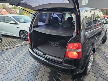 Vw Touran 2.0 TDI(un singur ax) Navigatie