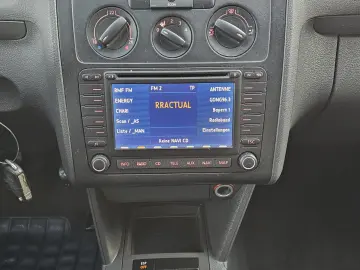 Vw Touran 2.0 TDI(un singur ax) Navigatie