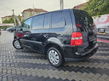 Vw Touran 2.0 TDI(un singur ax) Navigatie