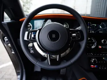 ROLLS ROYCE Spectre Bespoke Audio PinstripeMandarin