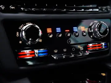 ROLLS ROYCE Spectre Bespoke Audio PinstripeMandarin