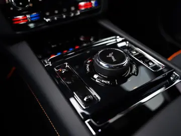 ROLLS ROYCE Spectre Bespoke Audio PinstripeMandarin