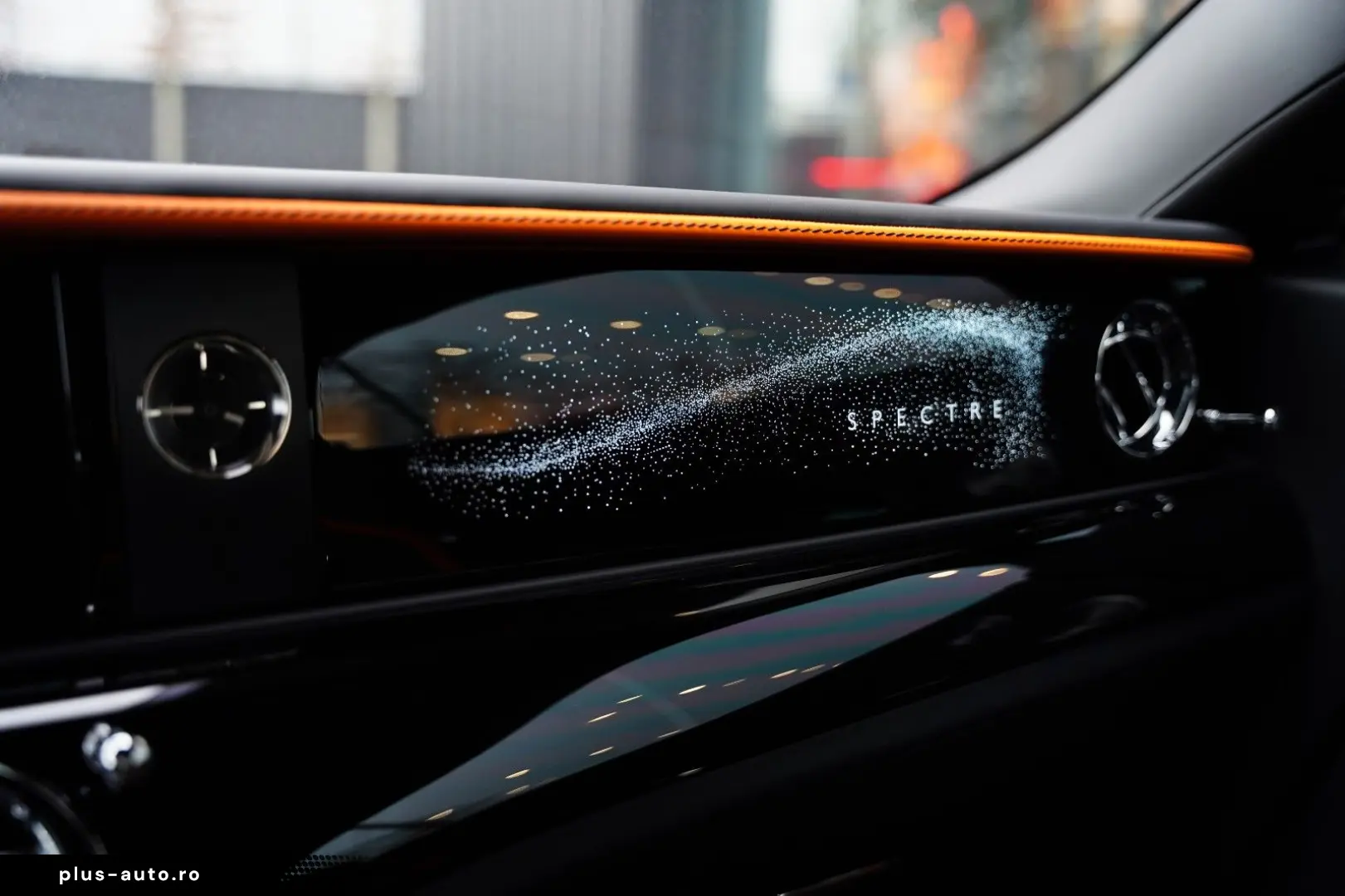 ROLLS ROYCE Spectre Bespoke Audio PinstripeMandarin
