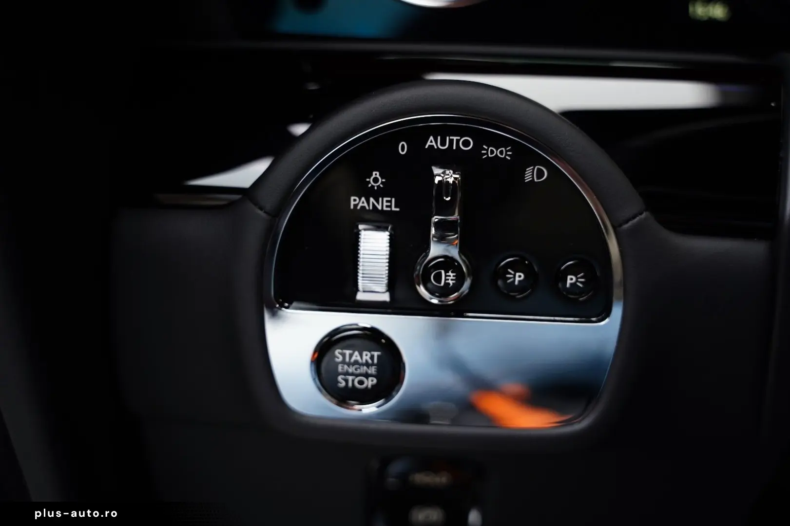 ROLLS ROYCE Spectre Bespoke Audio PinstripeMandarin
