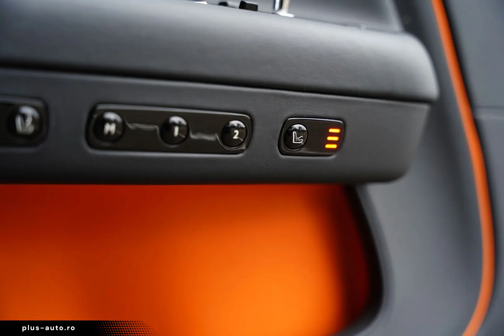 ROLLS ROYCE Spectre Bespoke Audio PinstripeMandarin