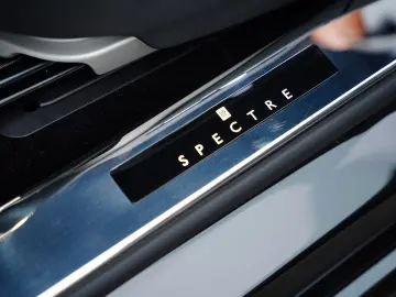 ROLLS ROYCE Spectre Bespoke Audio PinstripeMandarin