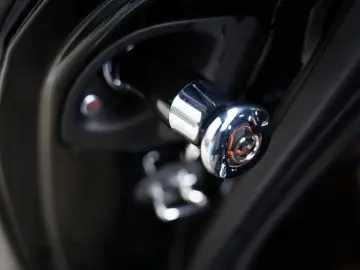 ROLLS ROYCE Spectre Bespoke Audio PinstripeMandarin