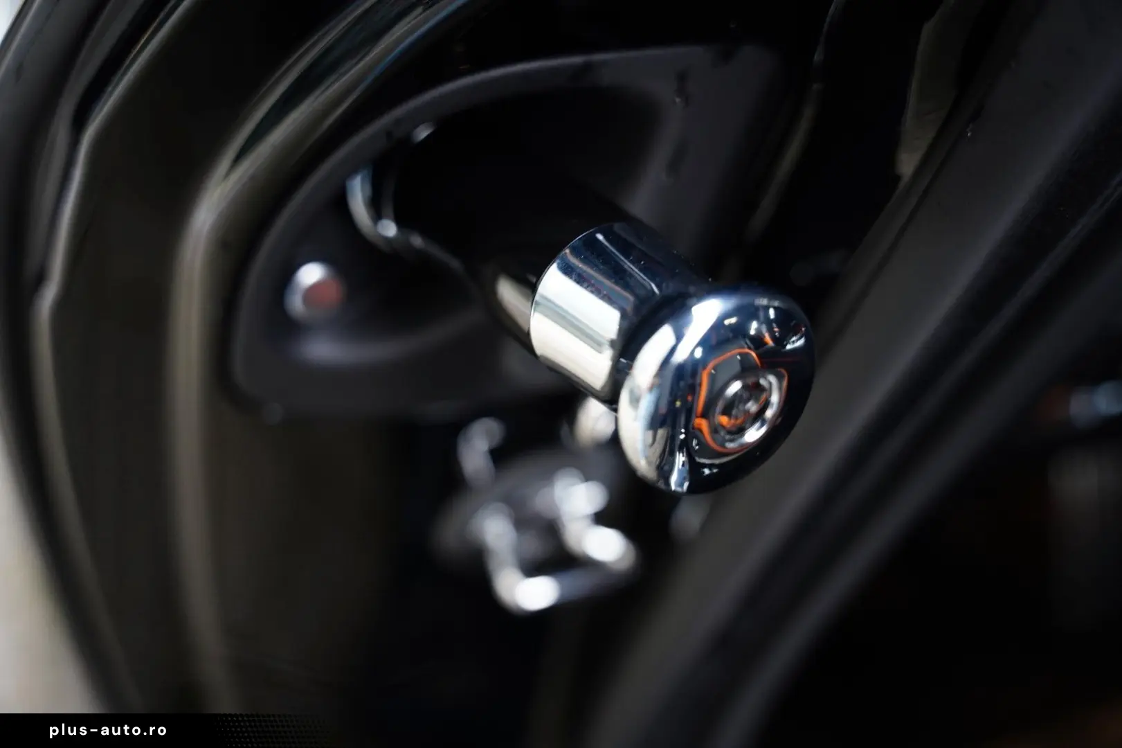 ROLLS ROYCE Spectre Bespoke Audio PinstripeMandarin