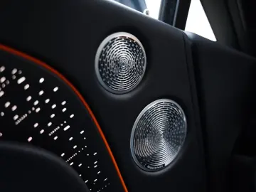 ROLLS ROYCE Spectre Bespoke Audio PinstripeMandarin