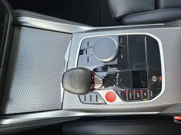 BMW M4 Competition Coupé mit M xDrive ACC 360  HeadU
