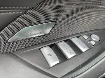BMW M4 COMPETITION M XDR HUD AD Navi Digitales Cockp