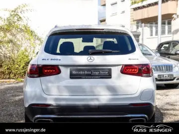 MERCEDES-BENZ GLC 300 e 4M AMG Line  LED MBUX Cam MBUX