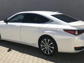 Lexus Seria ES 300h Executive