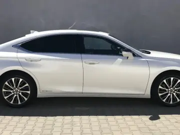 Lexus Seria ES 300h Executive