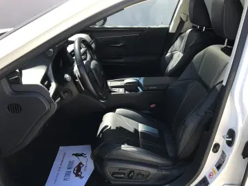 Lexus Seria ES 300h Executive