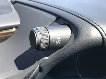 Lexus Seria ES 300h Executive