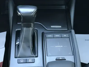 Lexus Seria ES 300h Executive