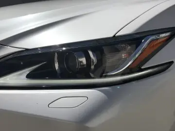 Lexus Seria ES 300h Executive