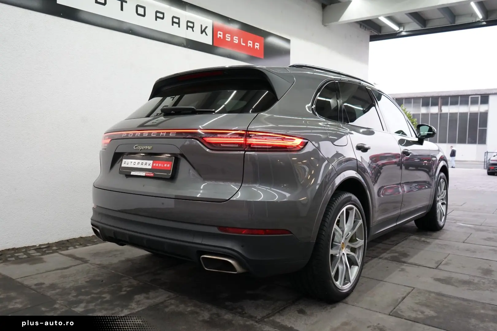 PORSCHE Cayenne E-Hybrid PANO HeadUp MATRIX AHK BOSE 21z