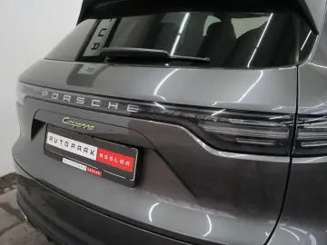 PORSCHE Cayenne E-Hybrid PANO HeadUp MATRIX AHK BOSE 21z