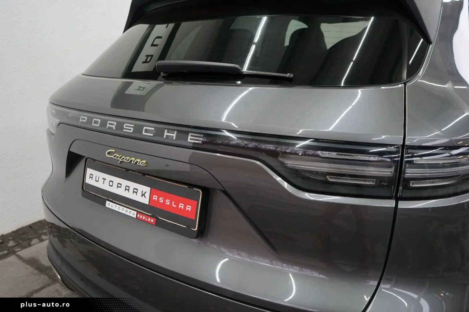 PORSCHE Cayenne E-Hybrid PANO HeadUp MATRIX AHK BOSE 21z