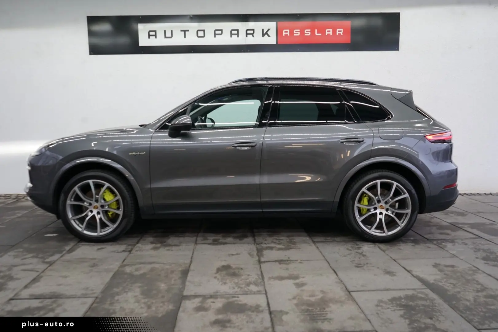 PORSCHE Cayenne E-Hybrid PANO HeadUp MATRIX AHK BOSE 21z