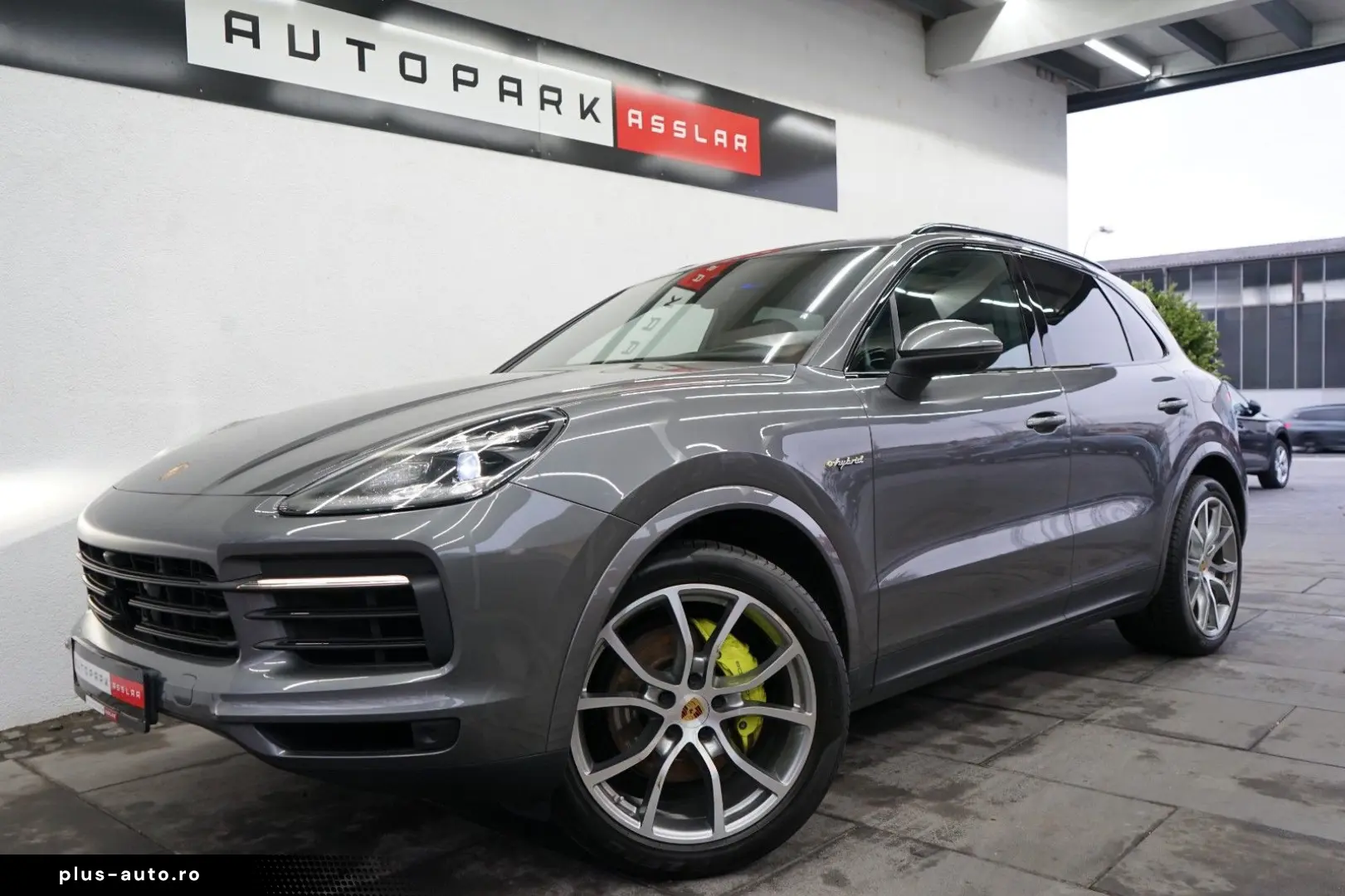 PORSCHE Cayenne E-Hybrid PANO HeadUp MATRIX AHK BOSE 21z