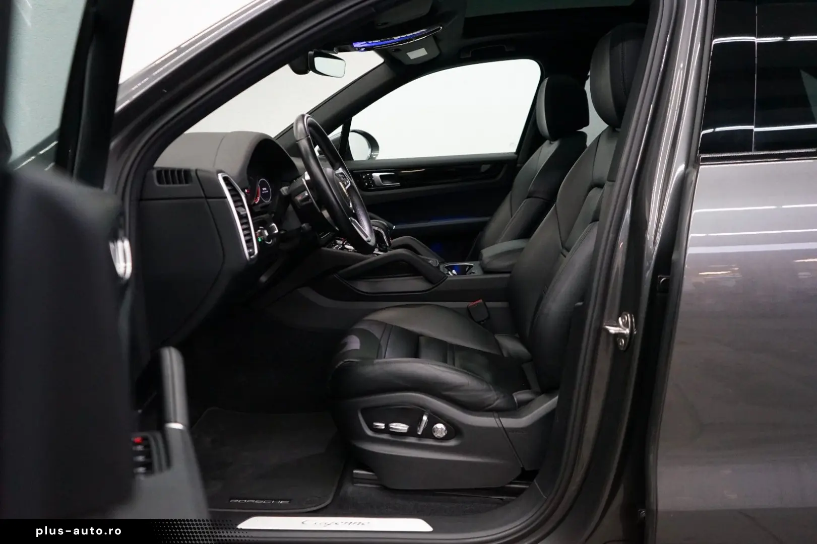 PORSCHE Cayenne E-Hybrid PANO HeadUp MATRIX AHK BOSE 21z