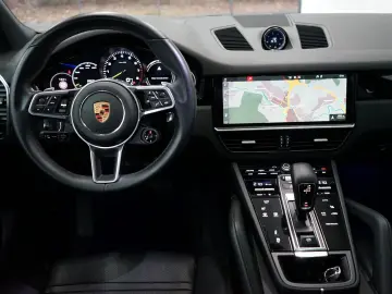 PORSCHE Cayenne E-Hybrid PANO HeadUp MATRIX AHK BOSE 21z