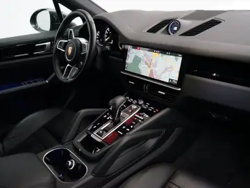 PORSCHE Cayenne E-Hybrid PANO HeadUp MATRIX AHK BOSE 21z