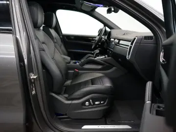 PORSCHE Cayenne E-Hybrid PANO HeadUp MATRIX AHK BOSE 21z