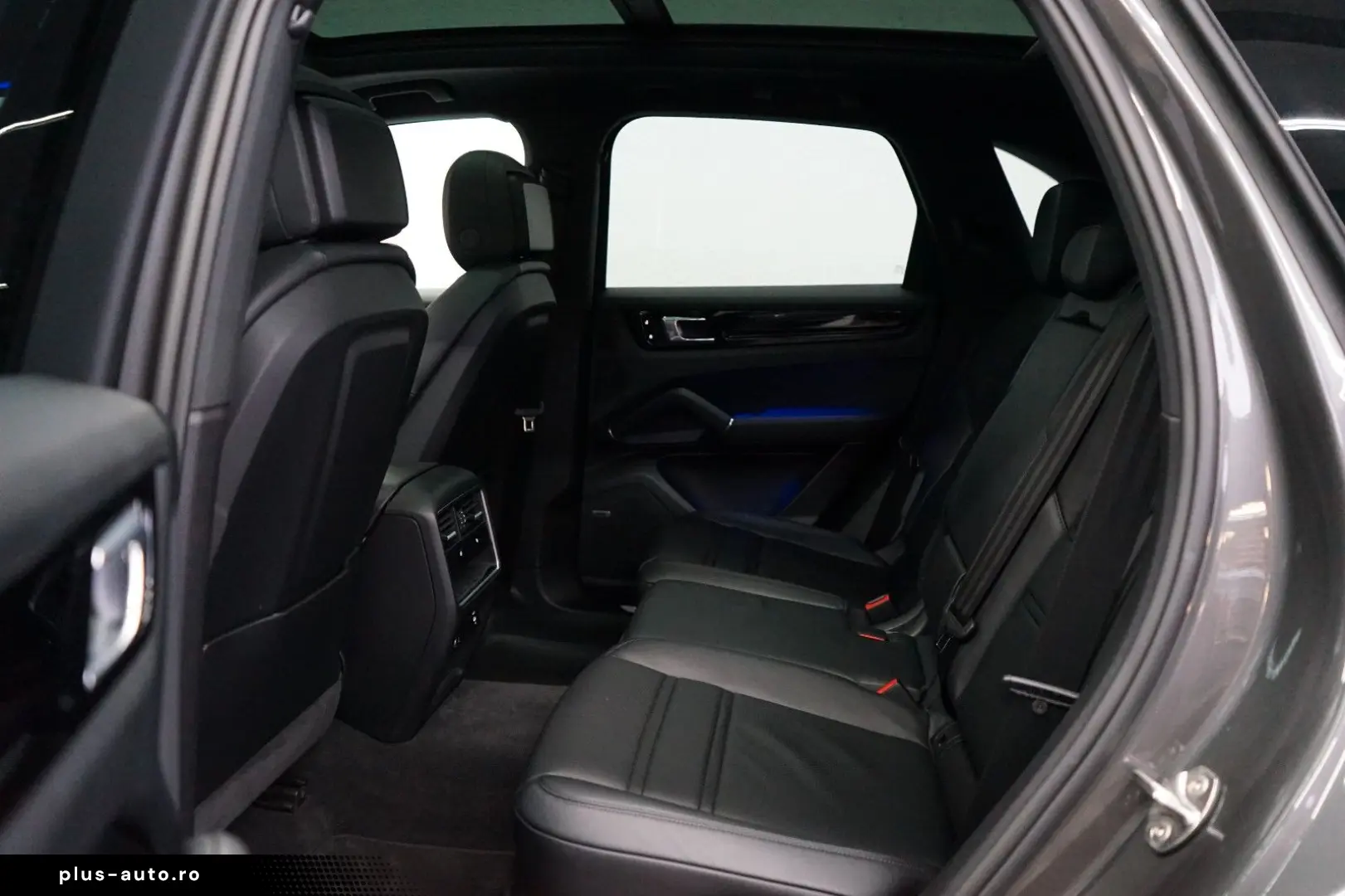 PORSCHE Cayenne E-Hybrid PANO HeadUp MATRIX AHK BOSE 21z