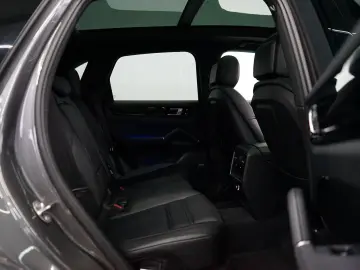 PORSCHE Cayenne E-Hybrid PANO HeadUp MATRIX AHK BOSE 21z